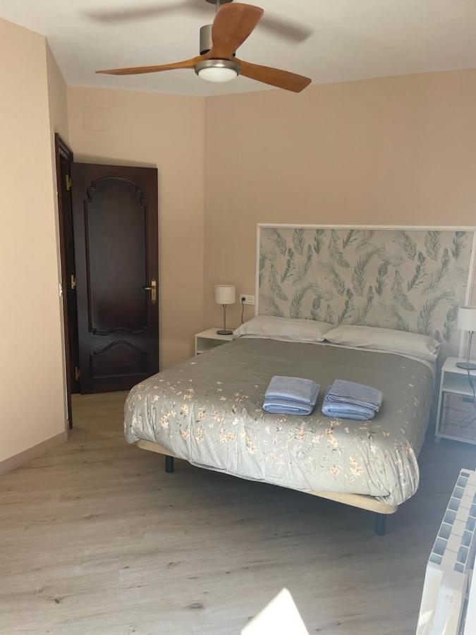 Apartamentos Gyc Vistas A Santo Domingo León Exterior foto